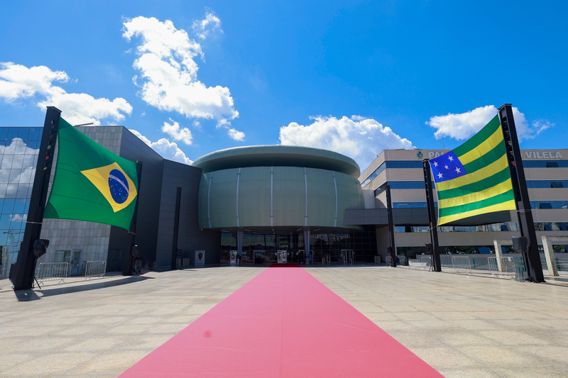 Caiado renuncia e Daniel Vilela assume governo de Goiás