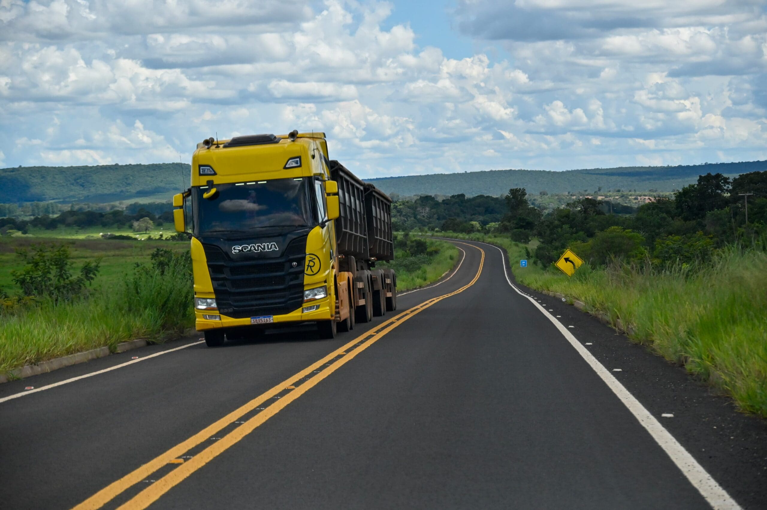 Goiás restringe circulação de caminhões pesados durante o feriado de Páscoa
